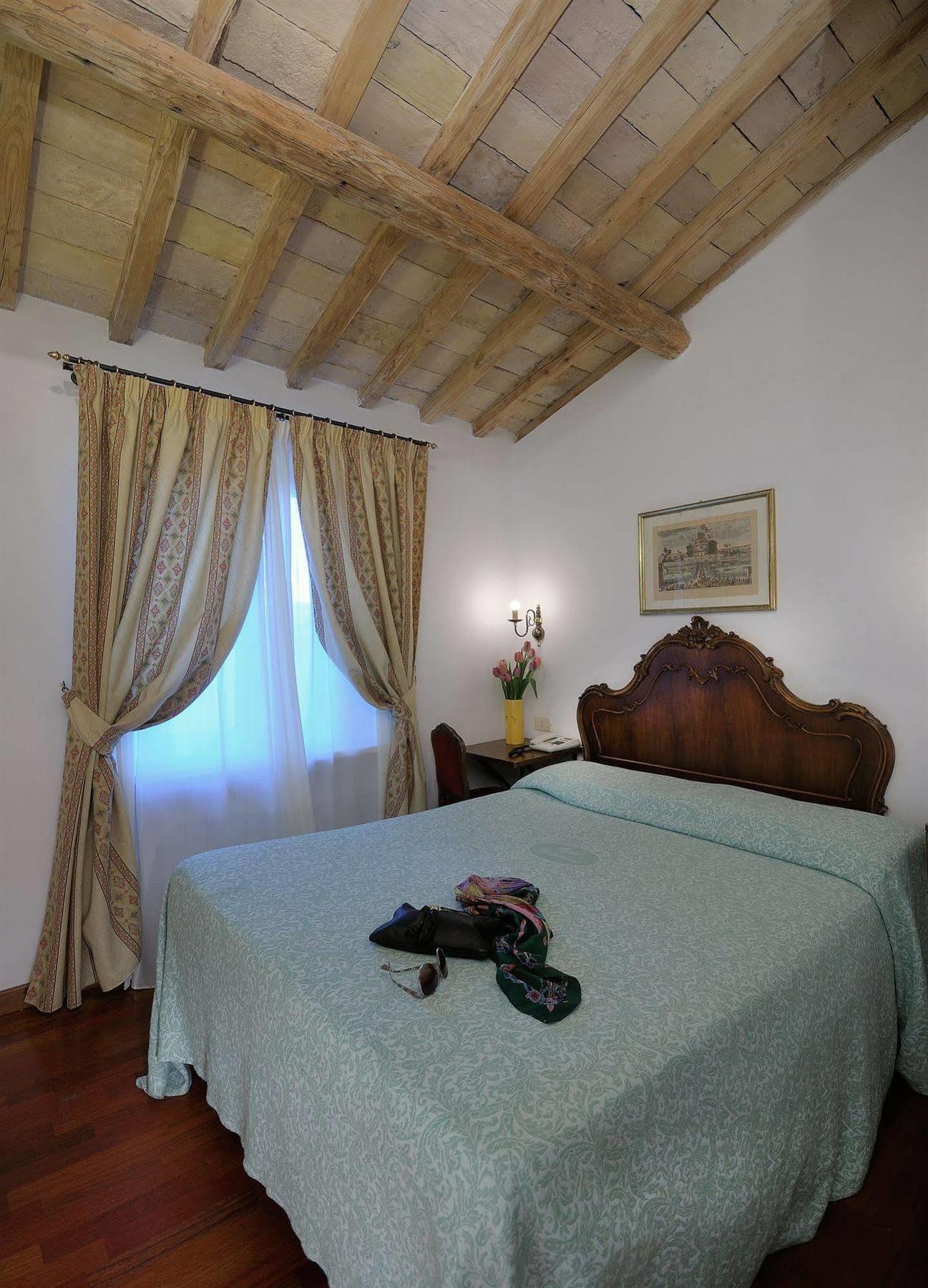Parlamento Boutique Hotel Rome Bagian luar foto