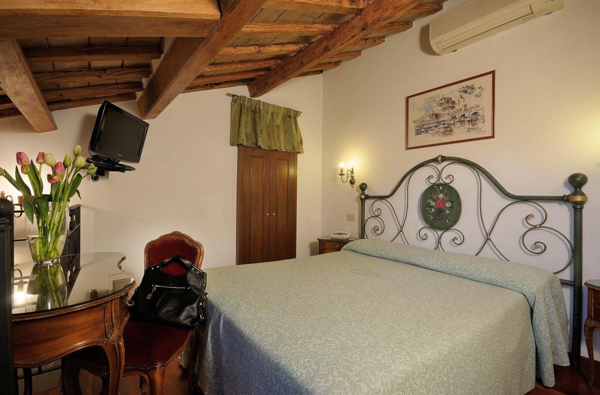 Parlamento Boutique Hotel Rome Bagian luar foto